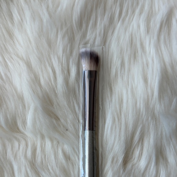 Elegant Silver and Brown Makeup Brush Set - Picture 2 of 6